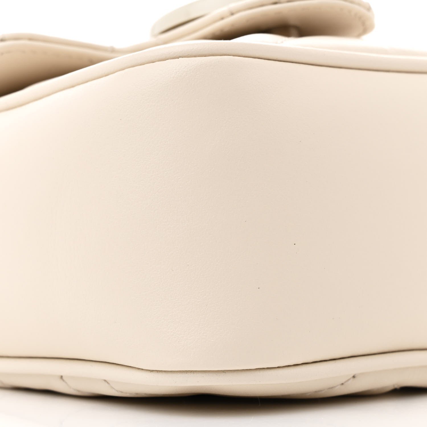 Calfskin Matelasse Monochrome GG Marmont Chain Mini Belt Bag Mystic White - Image 9