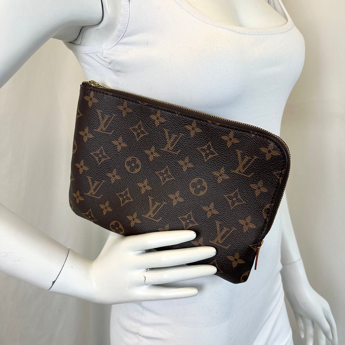 Louis Vuitton Monogram Clutch - Image 2