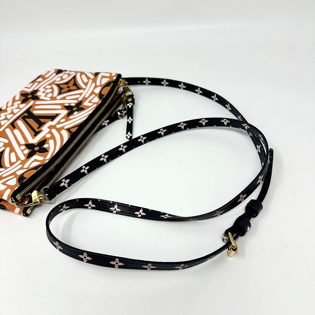 Louis Vuitton Monogram Giant Double Zip Crossbody - Image 7