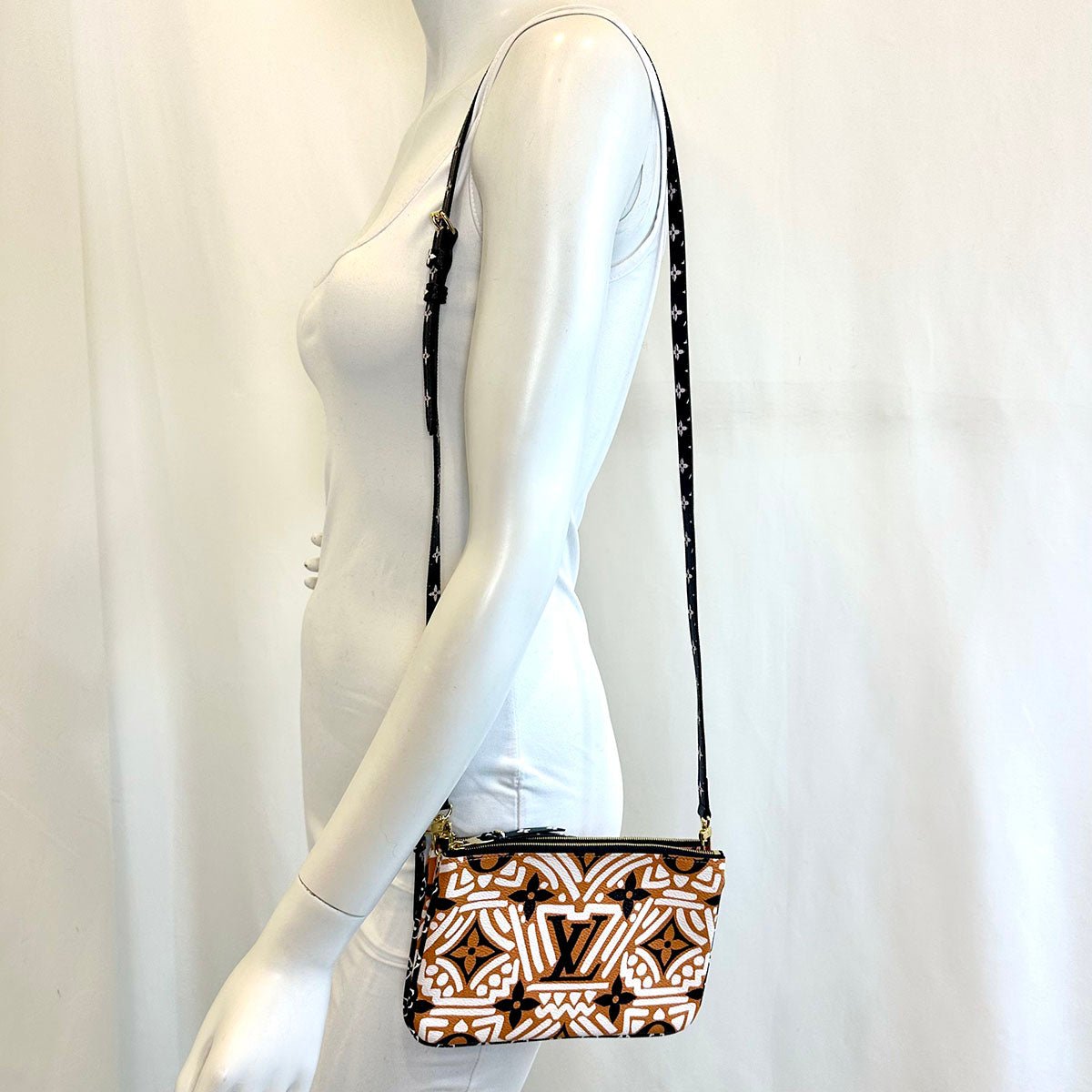 Louis Vuitton Monogram Giant Double Zip Crossbody - Image 2