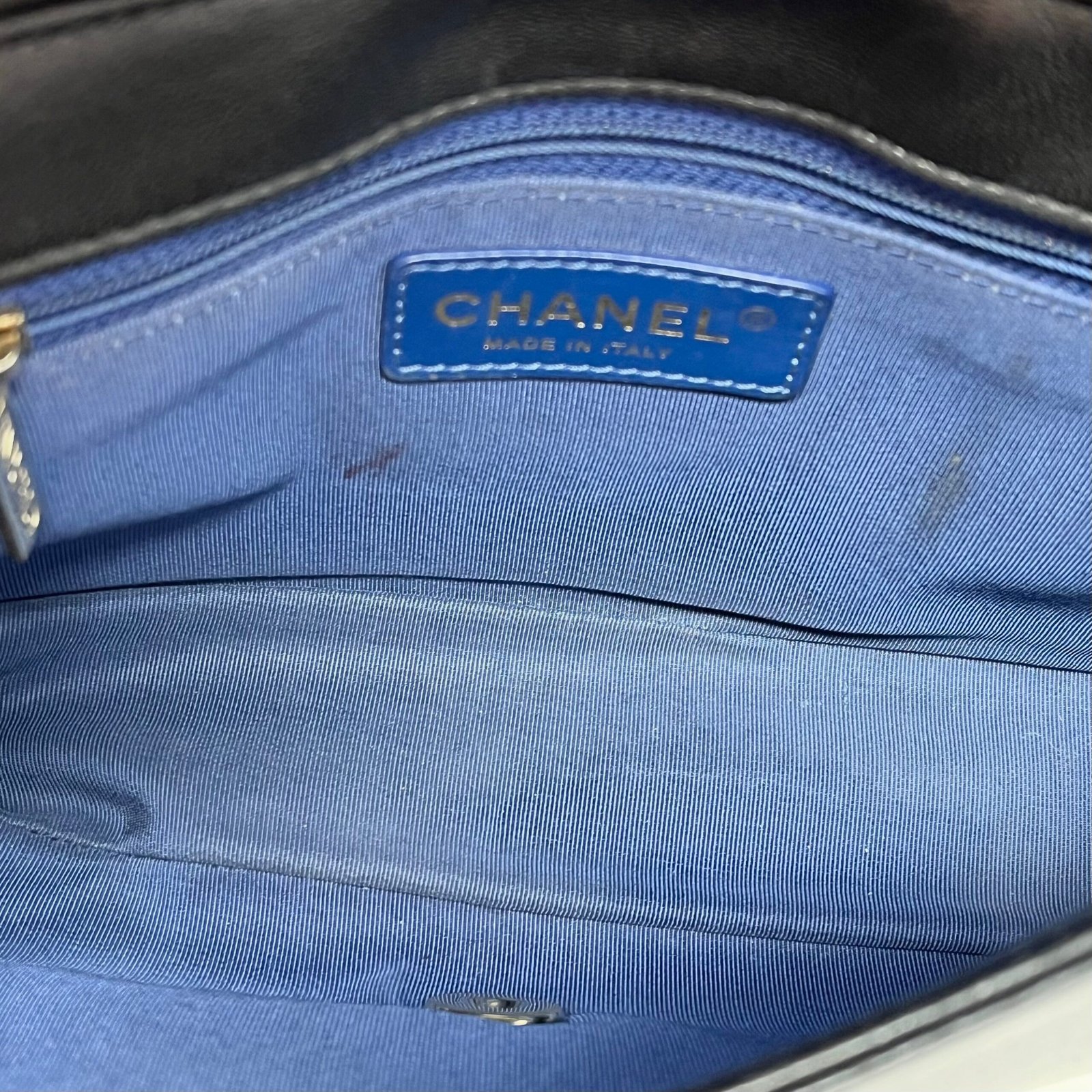 Chanel Bicolor Shoulder Bag - Image 8